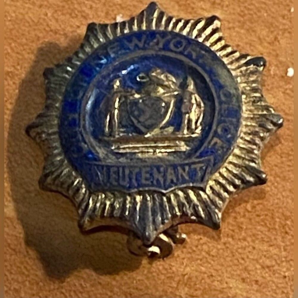 Vintage New York Police Lieutenant Mini Badge Lapel Pin Blue Gold Tone USA